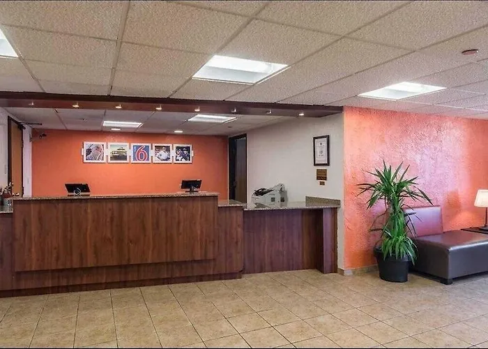 Hotel 6-elk Grove Village, Il - O'hare 2*