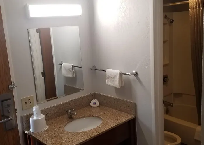 6-elk Grove Village, Il - O'hare Hotel 2*