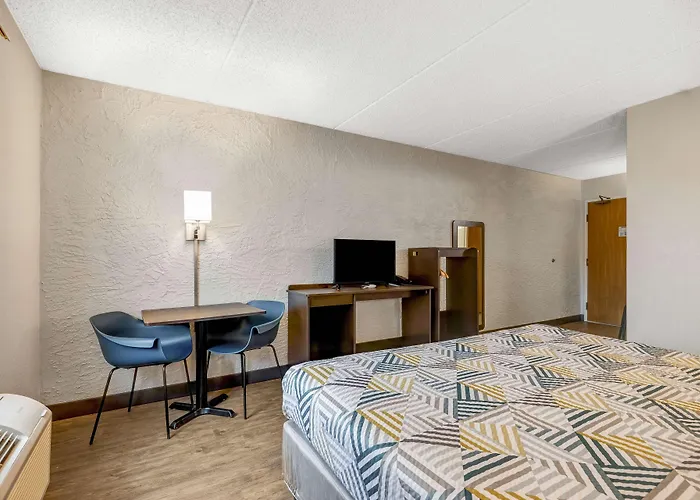 6-elk Grove Village, Il - O'hare Hotel 2*